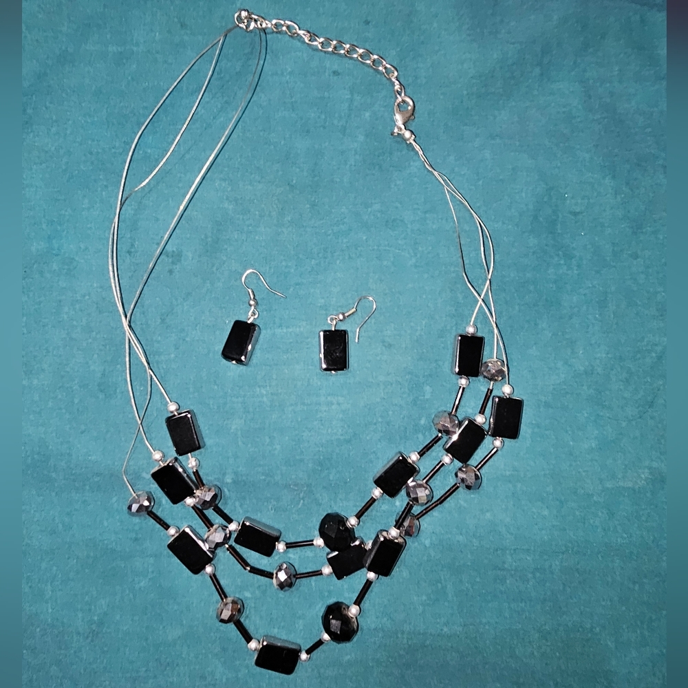 Claires necklace and earing set